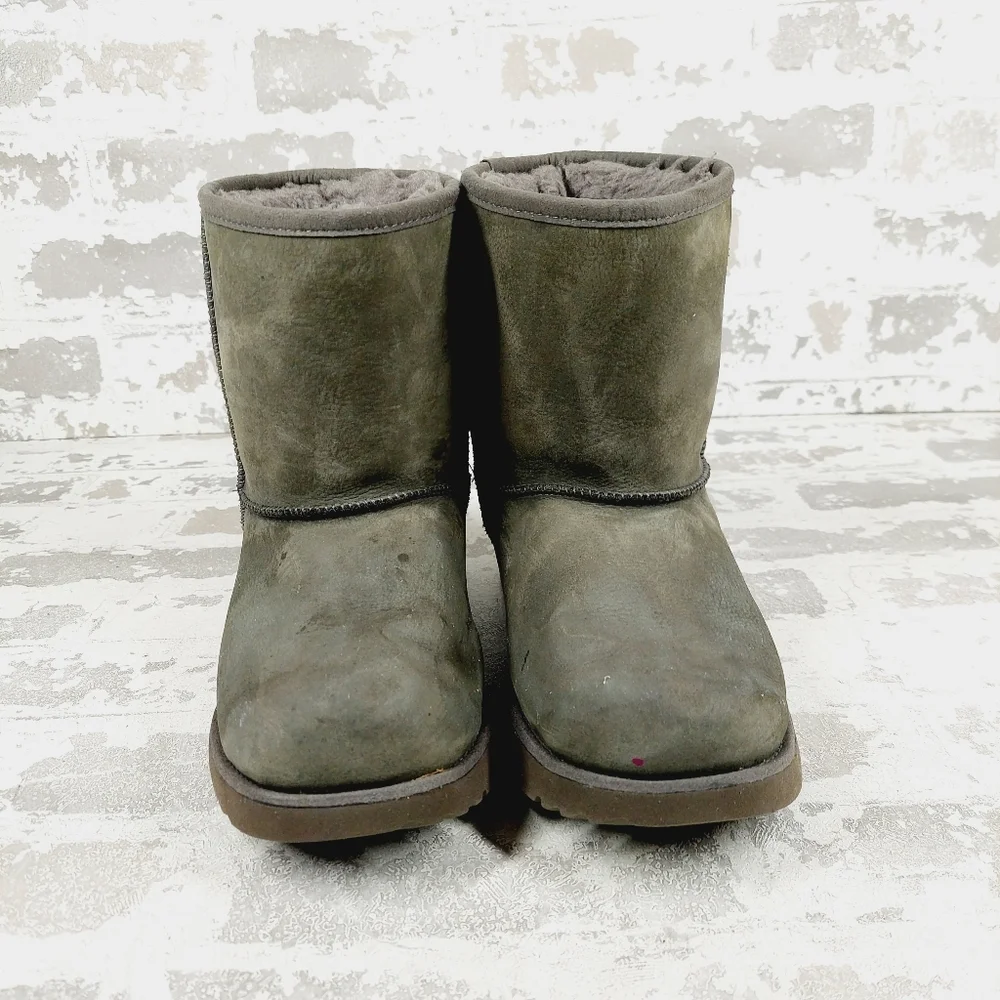 UGG Classic Short Weather Gray Suede Leather Ankle Winter Boots A790